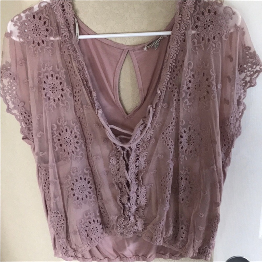 BKE Large Dusty Rose Lace-Up Lace Top